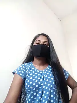 Green LaDY66 online show from November 4, 2025, 4:38 am