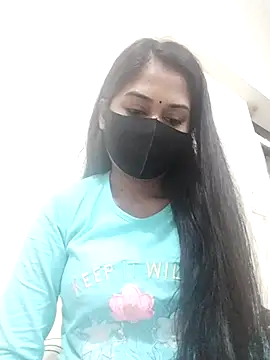 Green LaDY66 online show from December 1, 2025, 6:36 am