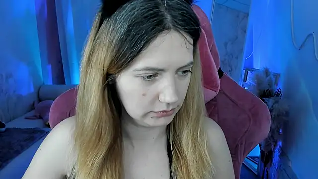 AleksaLaurent online show from November 27, 2025, 8:48 am