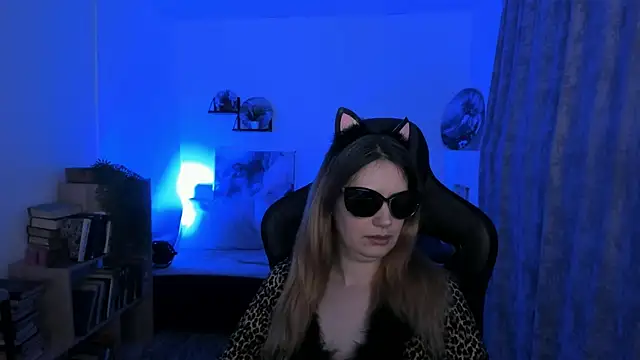 AleksaLaurent online show from November 29, 2025, 8:36 am