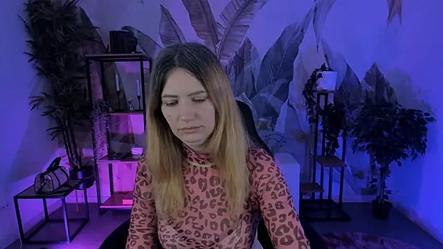 AleksaLaurent online show from November 4, 2025, 6:06 am