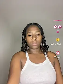 Snapshot of milarain chatting on April 25, 2026, 8:28 pm milarain online show from April 25, 2026, 8:28 pm
