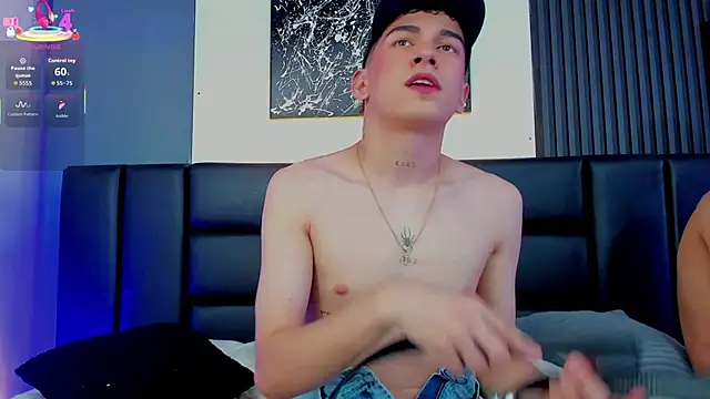 Duolust1 online show from November 12, 2025, 8:01 pm