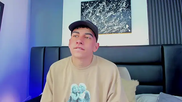 Duolust1 online show from November 11, 2025, 8:14 pm