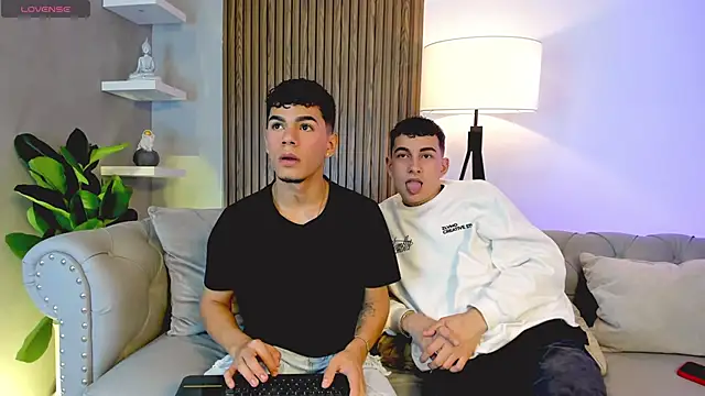 Duolust1 online show from November 27, 2025, 7:47 pm