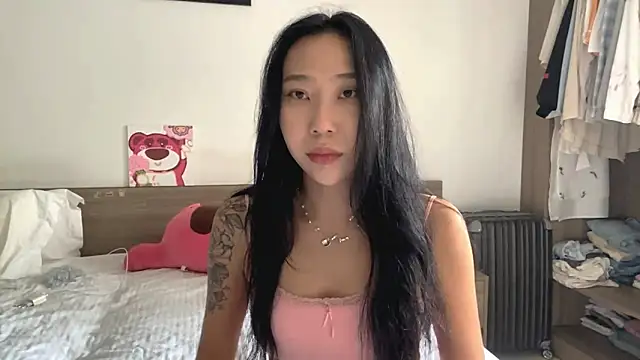 LizParadiz online show from November 2, 2025, 6:29 am