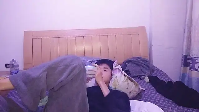 N228 online show from December 13, 2025, 8:04 pm