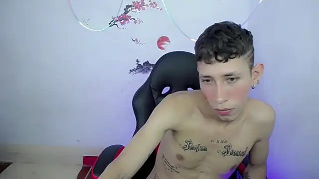 The latin boy online show from November 17, 2025, 7:18 pm