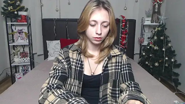 TracyLll online show from January 7, 2026, 6:07 am