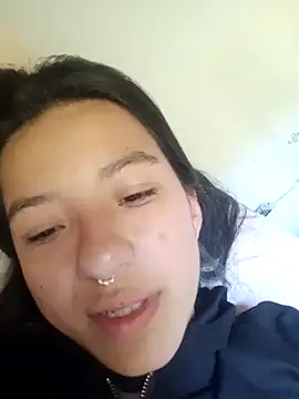 Skay bluee online show from November 24, 2025, 6:08 pm