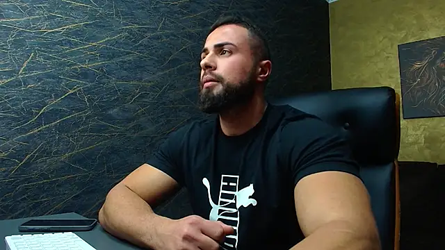 HayesWood online show from November 12, 2025, 5:44 am