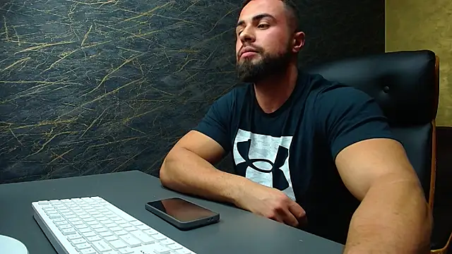 HayesWood online show from November 11, 2025, 6:08 am