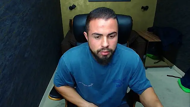 HayesWood online show from October 31, 2025, 5:59 am