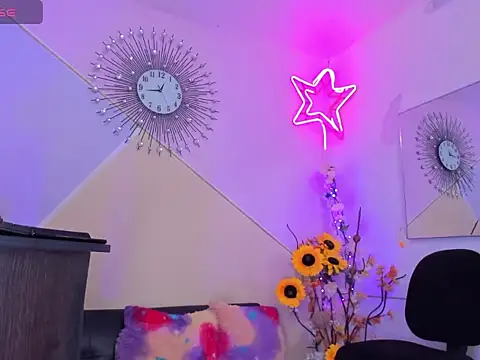 Antonella-Moon145 online show from November 27, 2025, 10:10 pm