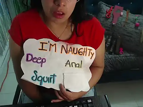 Alanafire online show from November 4, 2025, 1:26 pm