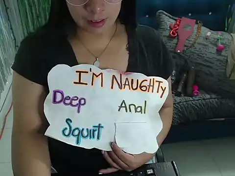 Alanafire online show from November 3, 2025, 2:42 pm