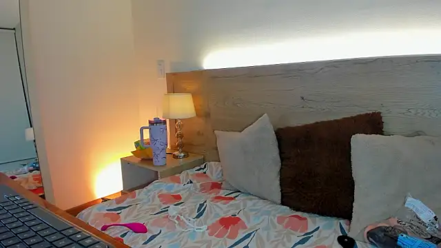 Julietta01 online show from January 17, 2026, 2:59 am