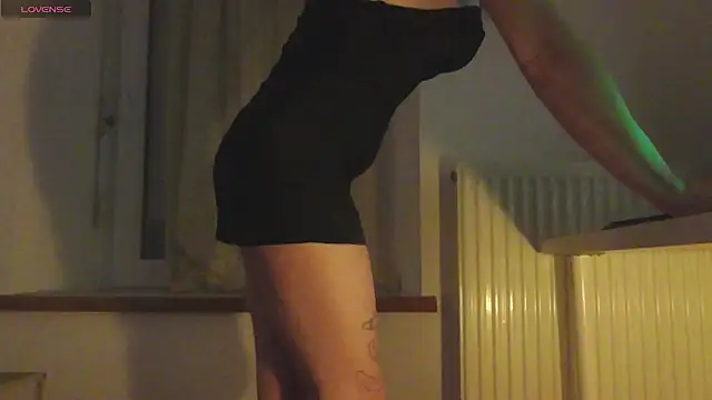 adeux2 online show from February 8, 2026, 11:57 pm