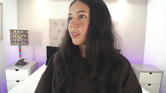 KamyGlam online show from January 14, 2026, 8:12 pm