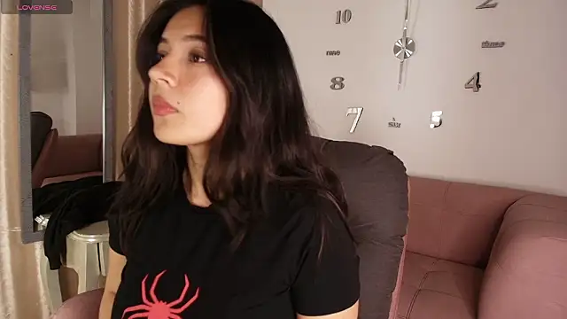 Snapshot of KamyGlam chatting on February 10, 2026, 8:08 pm KamyGlam online show from February 10, 2026, 8:08 pm