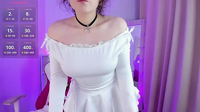 DivaLune online show from November 15, 2025, 9:41 pm