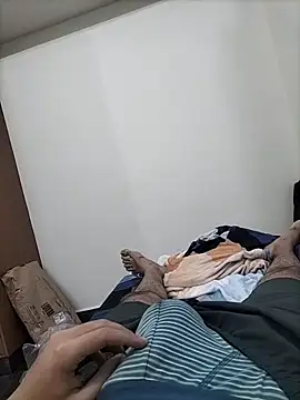 Snapshot of SentScruples chatting on December 3, 2025, 6:51 pm SentScruples online show from December 3, 2025, 6:51 pm