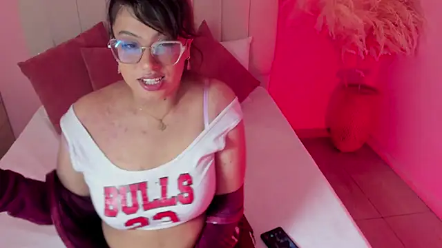 miila ruiz online show from November 24, 2025, 12:38 pm