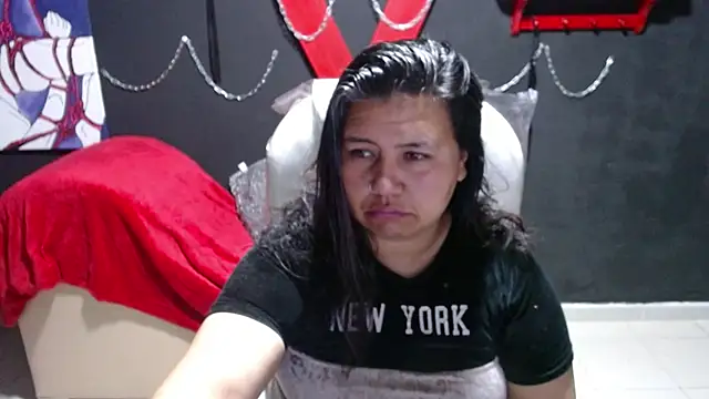 Snapshot of serenamystsh chatting on November 7, 2025, 8:13 pm serenamystsh online show from November 7, 2025, 8:13 pm