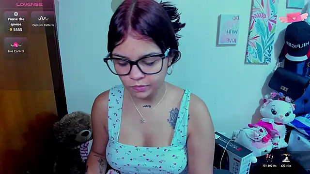 Emma boo online show from November 9, 2025, 7:18 pm