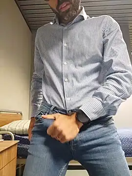 panco pillo online show from December 2, 2025, 8:32 pm