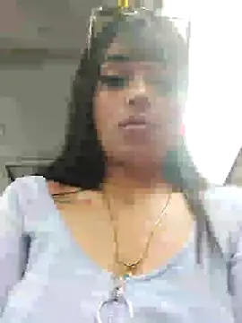 Snapshot of Moon_And_Sunn chatting on November 29, 2025, 1:50 am Moon And Sunn online show from November 29, 2025, 1:50 am