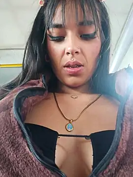 Snapshot of Moon_And_Sunn chatting on November 13, 2025, 4:22 pm Moon And Sunn online show from November 13, 2025, 4:22 pm