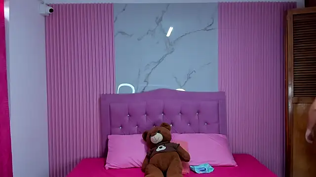 Missy 22 online show from November 30, 2025, 3:02 pm