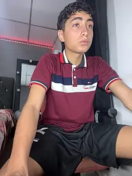 Snapshot of MathieuAGT chatting on November 8, 2025, 11:41 pm MathieuAGT online show from November 8, 2025, 11:41 pm