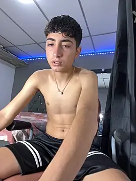 Snapshot of MathieuAGT chatting on November 7, 2025, 11:30 pm MathieuAGT online show from November 7, 2025, 11:30 pm