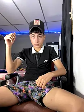 Snapshot of MathieuAGT chatting on November 11, 2025, 12:27 am MathieuAGT online show from November 11, 2025, 12:27 am