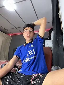 Snapshot of MathieuAGT chatting on November 25, 2025, 11:37 pm MathieuAGT online show from November 25, 2025, 11:37 pm