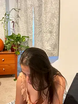 Synne online show from November 2, 2025, 7:41 pm