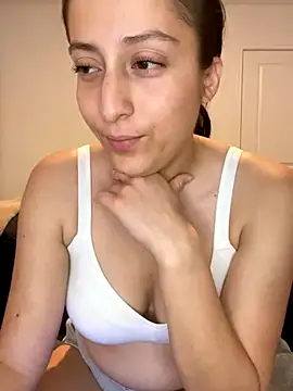 Synne online show from November 23, 2025, 2:32 am