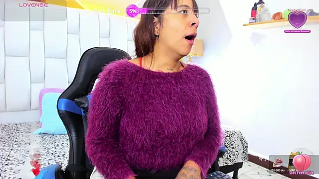 Katia Santana1 online show from November 9, 2025, 4:05 am