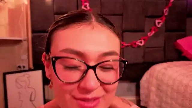 Im-Lola online show from February 14, 2026, 8:53 pm