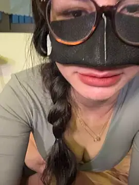 Snapshot of trinhvutrinh chatting on November 18, 2025, 1:32 am trinhvutrinh online show from November 18, 2025, 1:32 am