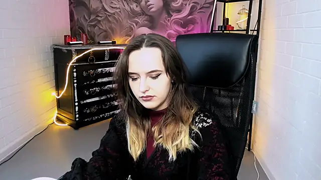 IreneBailey online show from November 8, 2025, 9:13 am