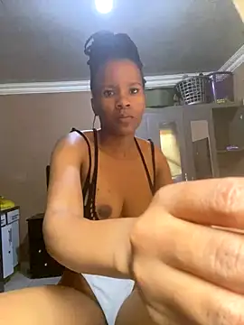 Maahlerh123 online show from November 4, 2025, 2:10 pm