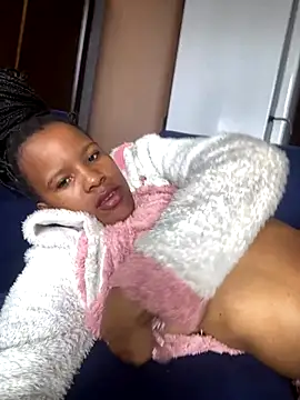 Maahlerh123 online show from December 2, 2025, 8:05 am