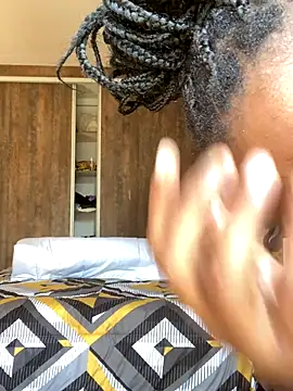 Maahlerh123 online show from November 1, 2025, 7:46 am