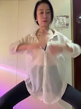 aniani11 online show from April 11, 2026, 11:14 am