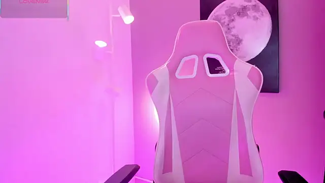 KaylaPrince  online show from November 4, 2025, 10:57 pm