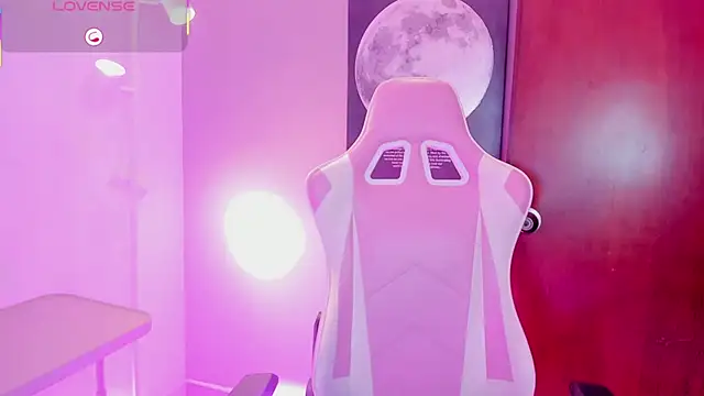 KaylaPrince  online show from November 8, 2025, 12:31 pm