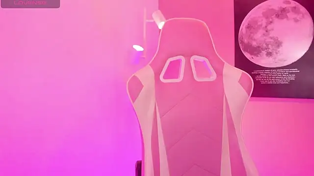 KaylaPrince  online show from November 1, 2025, 12:28 am